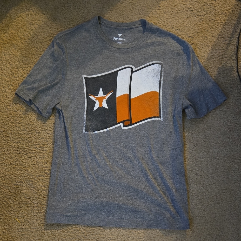 Fanatics Gray T-Shirt with Texas Flag Design